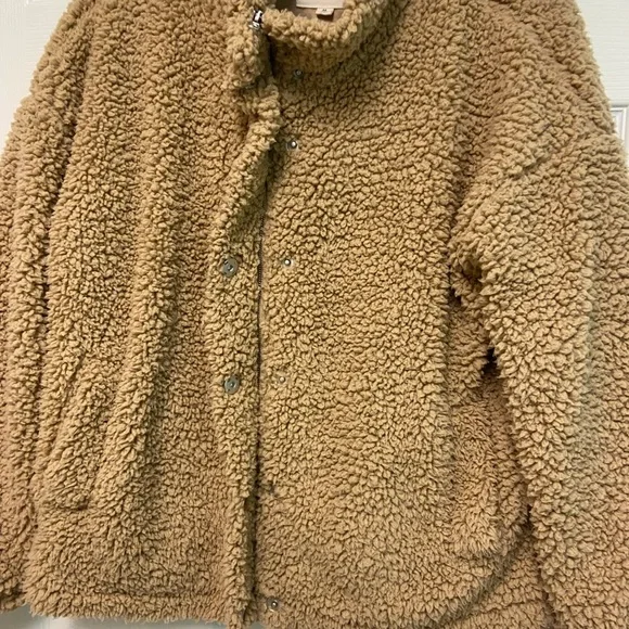 EUC. Thread and Supply cropped oversized teddy coat - Picture 5 of 5
